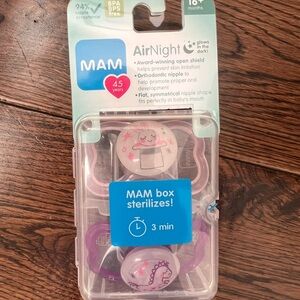 💥3/$20 - MAM Air Night Pacifiers with Case, NWT